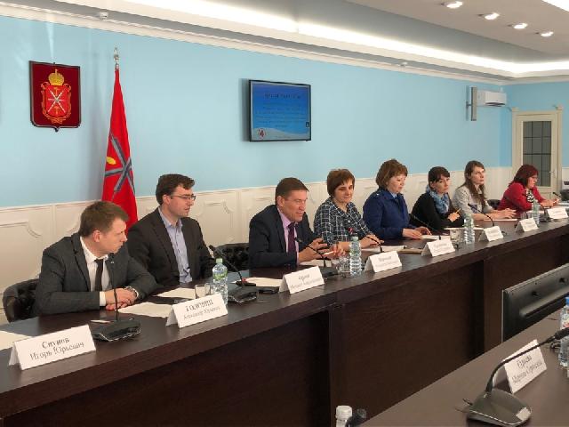 Участие счетной палаты Тульской области 25.04.2019 в работе круглого стола в Общественной палате Тульской области